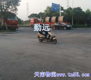 13米返程车装电缆路边盘等卸货